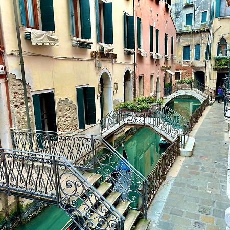 Central Flat Romantic Domus Remedio Venice Exterior photo