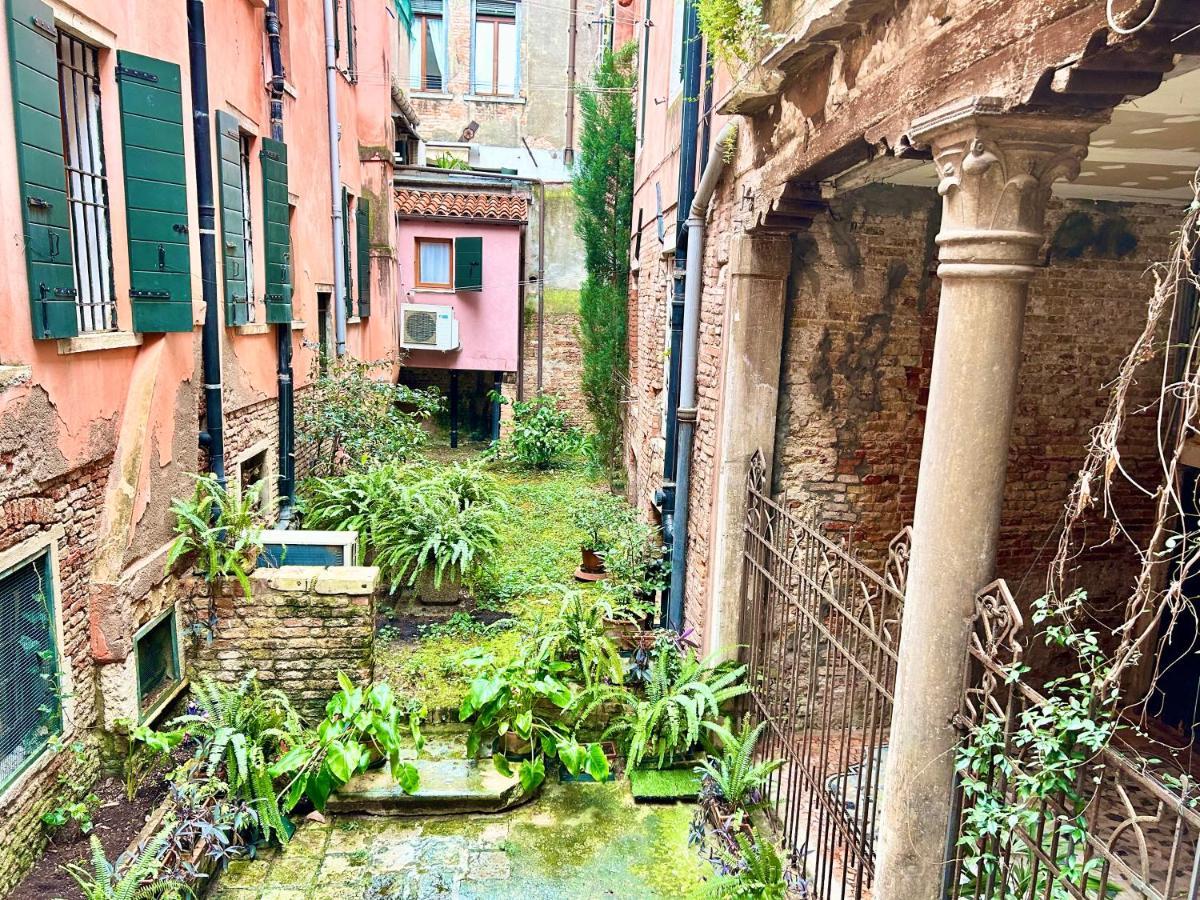 Central Flat Romantic Domus Remedio Venice Exterior photo
