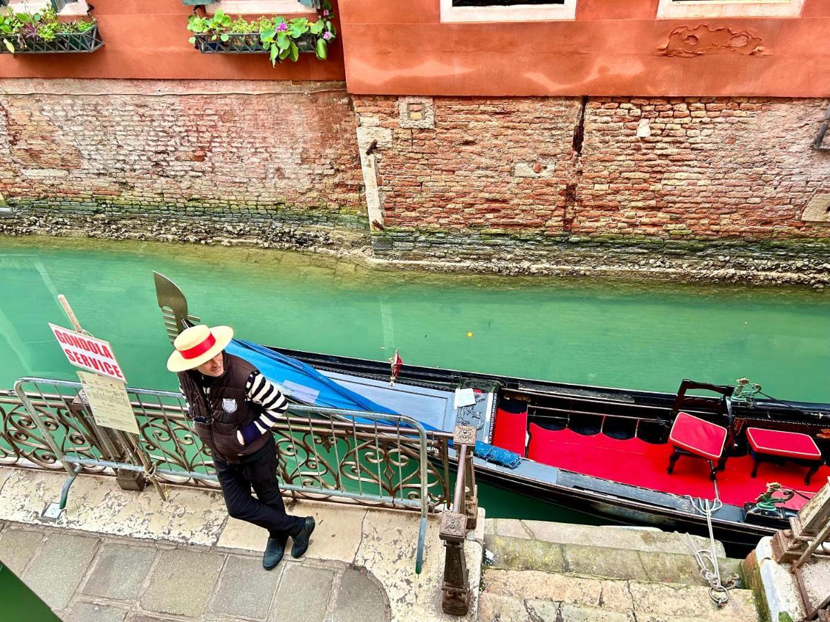 Central Flat Romantic Domus Remedio Venice Exterior photo