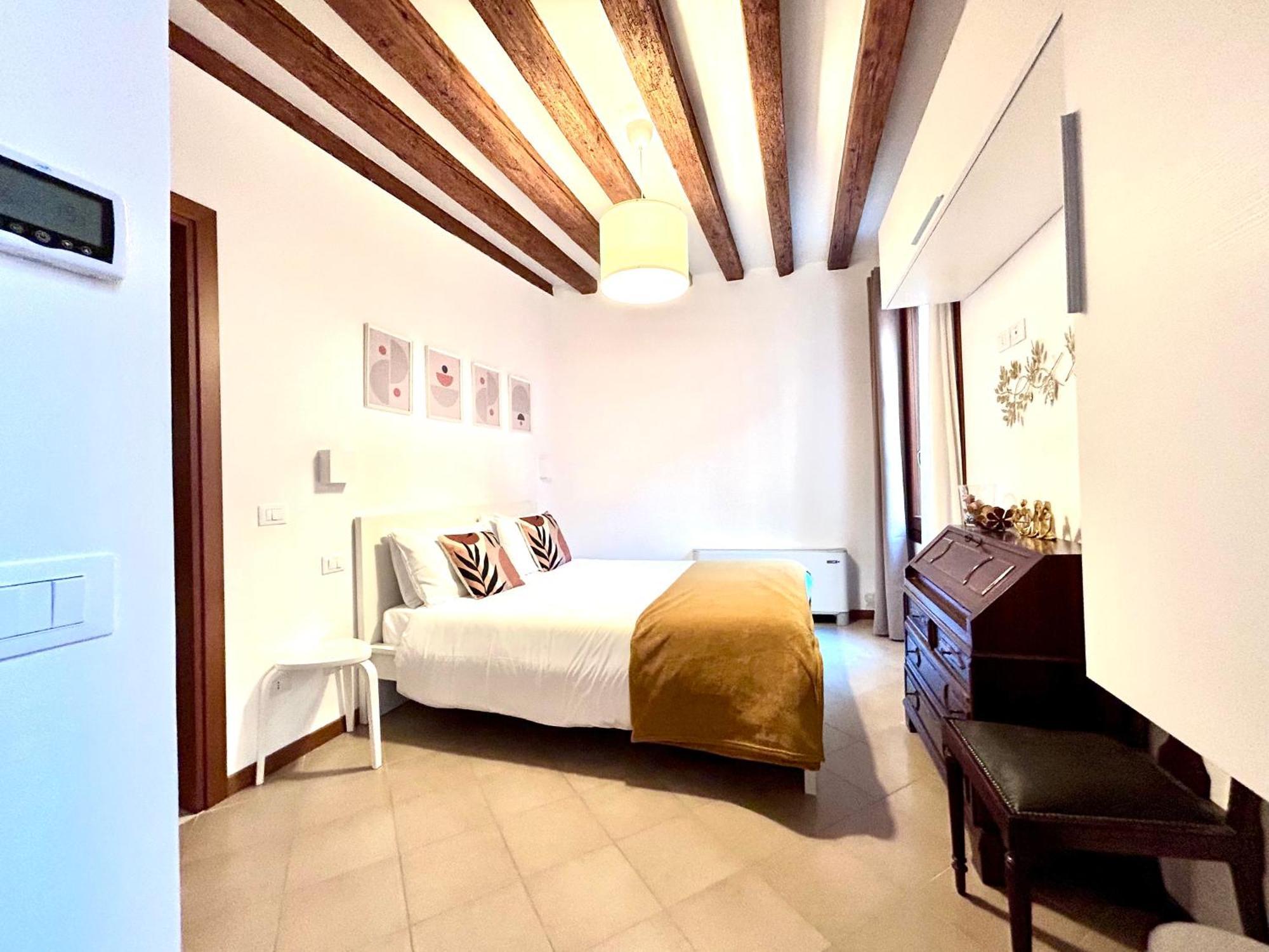 Central Flat Romantic Domus Remedio Venice Exterior photo